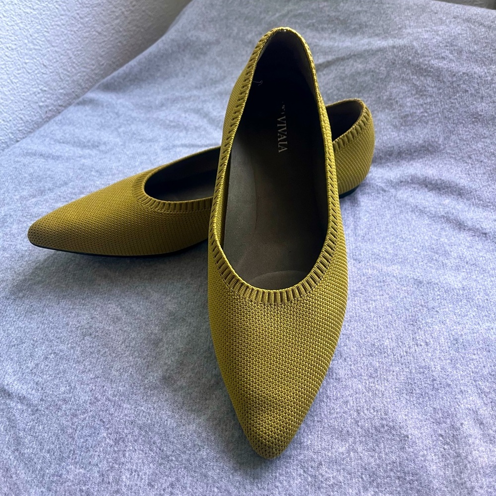 VIVAIA Women's Mustard Flats